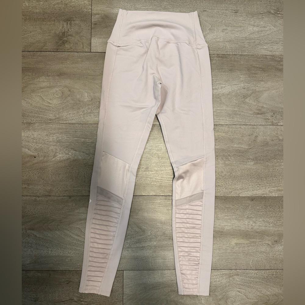 ALO Yoga Light Pink Leggings